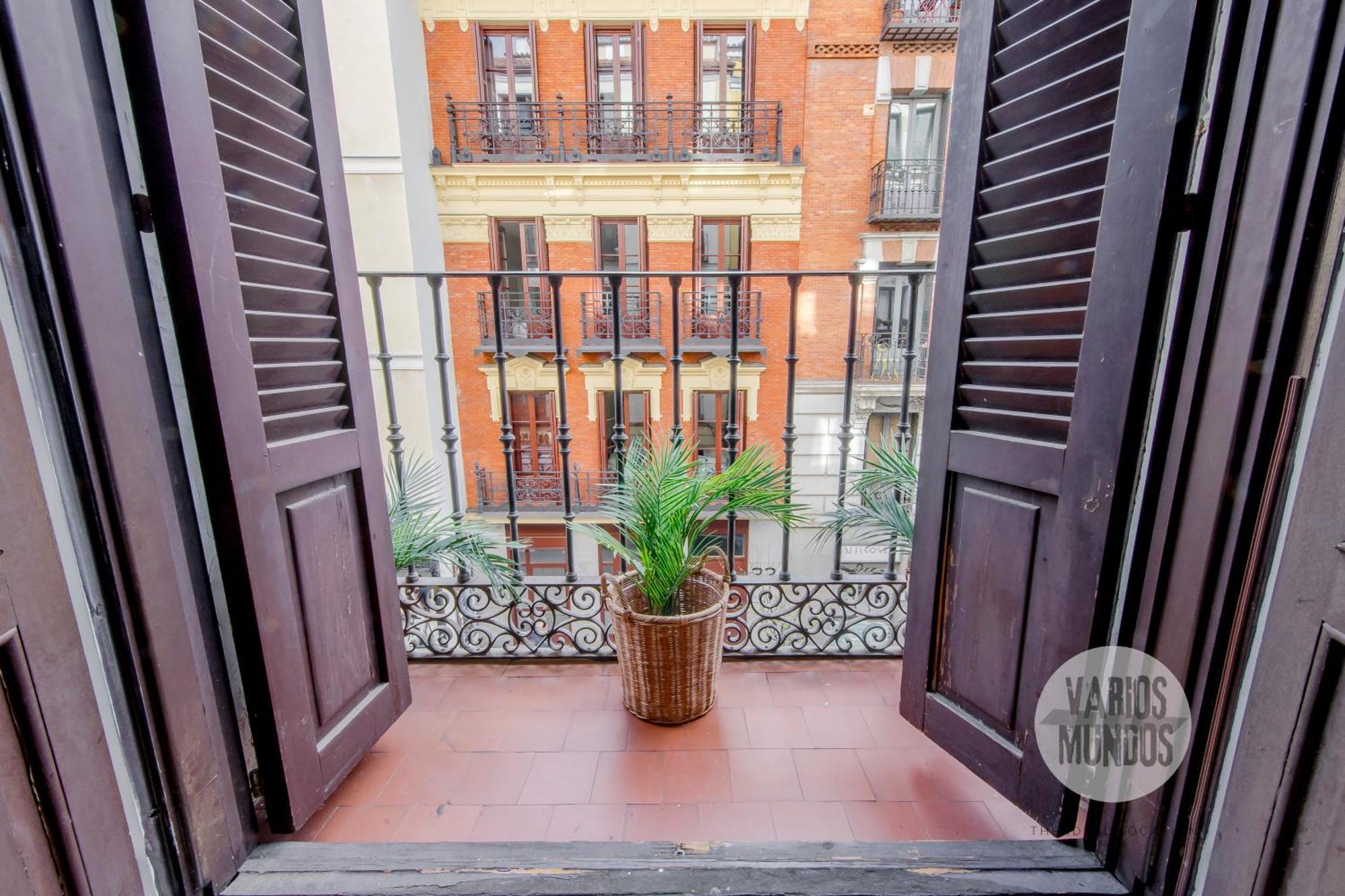 Descanso Para 3 En Sol, Ven A Concepcion Jeronima Madrid Exterior photo